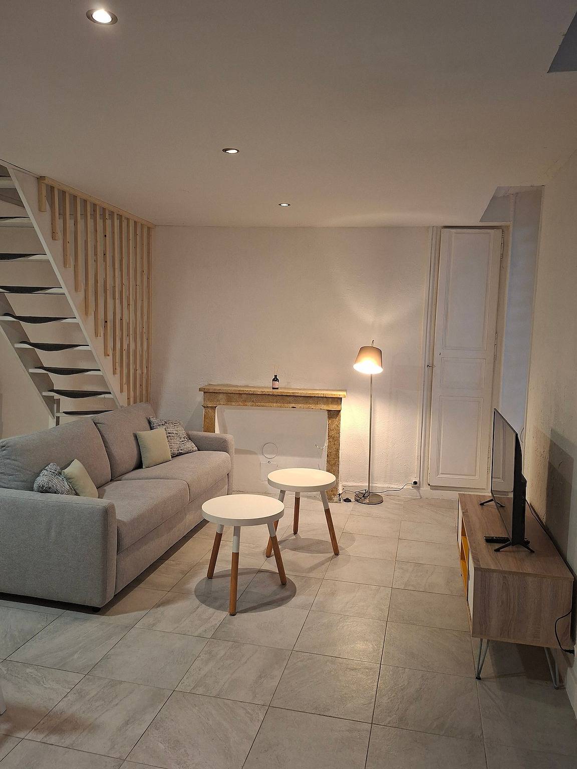 Ganze Wohnung, Le Cocon St Martin – Gemütliches Duplex im Herzen von Nevers in Nevers, Nièvre