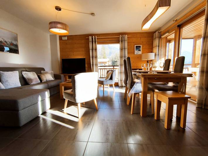 Apartamento entero, Apartamento luminoso T3 para 4-6 personas con WIFI y parking en Samoëns in Samoëns, Region Bonneville