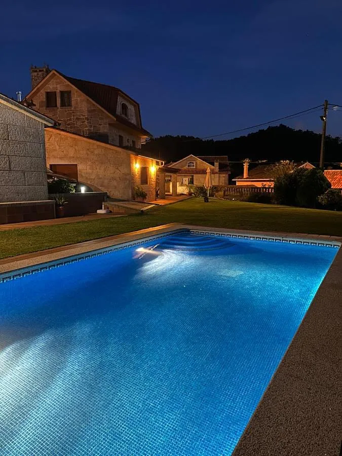 Casa de vacaciones para 10 personas, con vistas además de piscina y jardín - 1