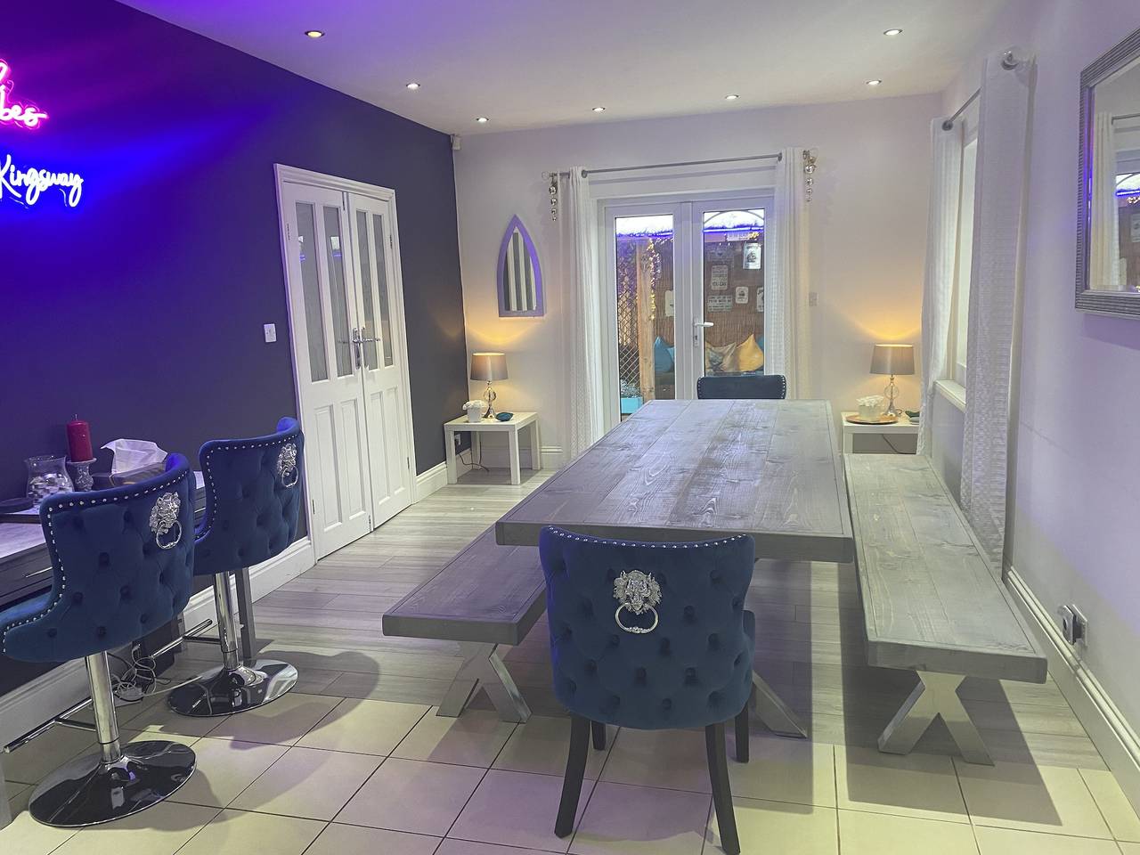 6 Bed-Sleeps 12-Hot Tub-Free Parking-Pet Friendly in Newcastle upon Tyne, North East England