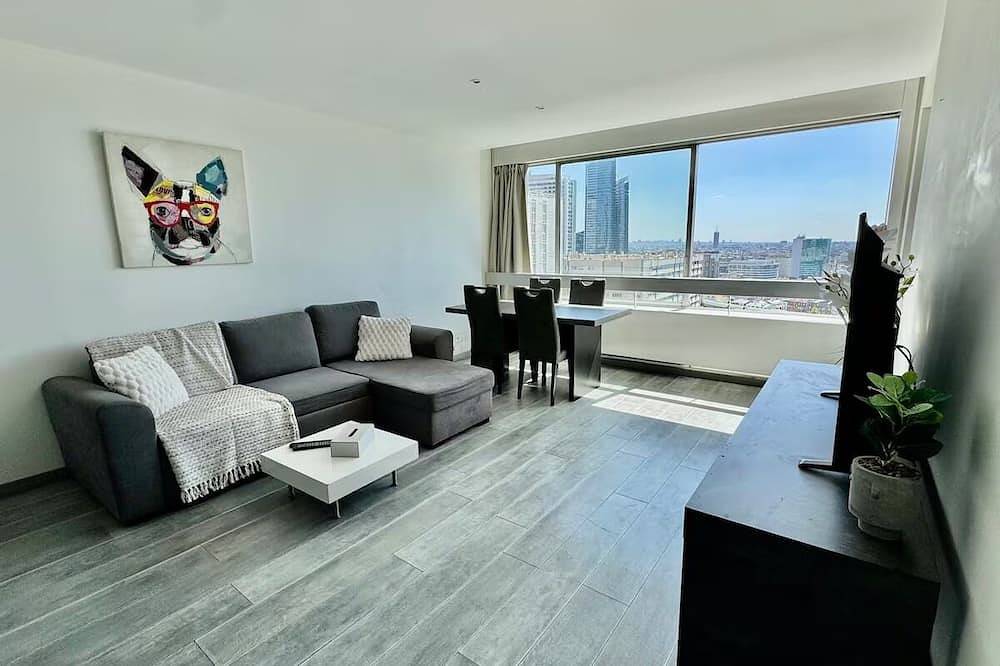 Entire apartment, Apartment Paris La Défense Eiffel Tower Skyline in Puteaux, Hauts-de-Seine