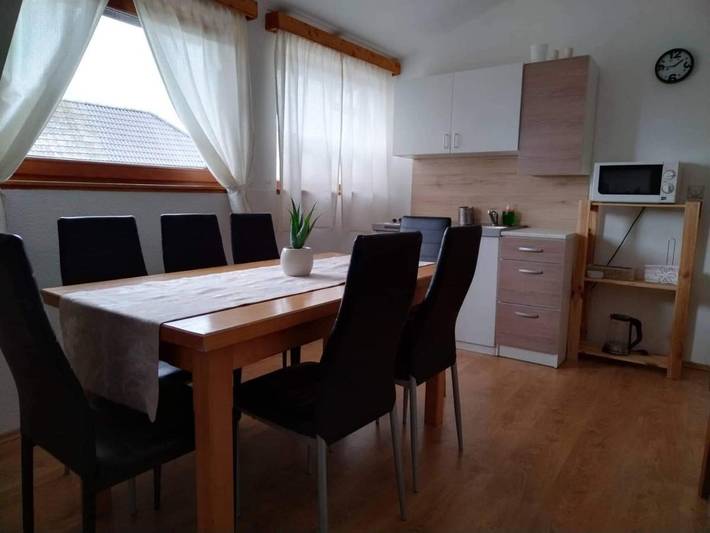 Gîte pour 7 personnes, avec Terrasse et Vue dans Poljanak