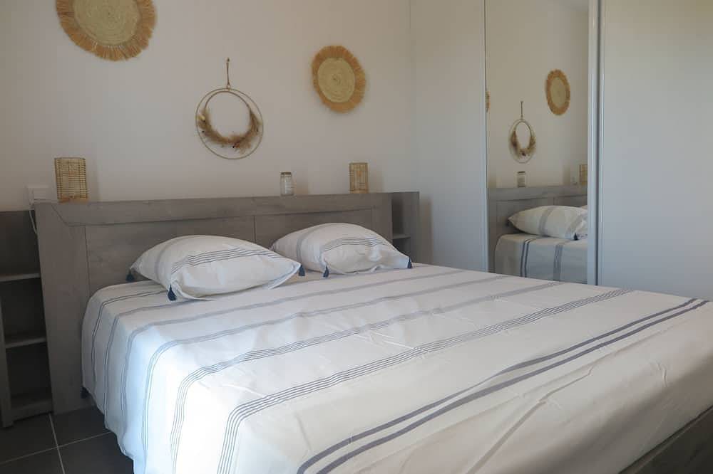 Ganze Wohnung, 4-person apartment with large terrace and sea view in L'Île-Rousse, Calvi und Umgebung