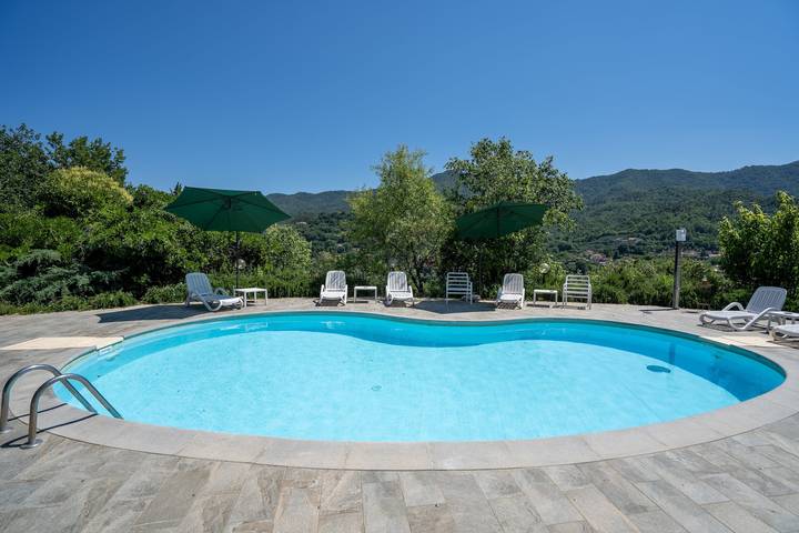 Hel lägenhet, Chalet Salvia Apartment with Mountain View, Shared Seasonal Pool and Wi-Fi in Garlenda, Riviera di Ponente
