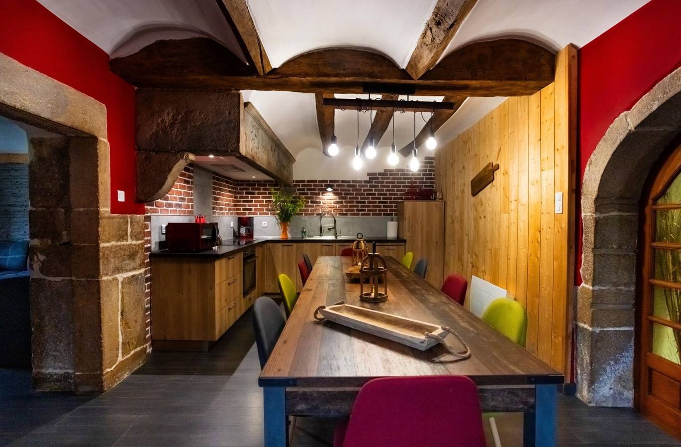 Gîte « Chez Jules » avec spa, terrasse privative et Wi-Fi in Vellerot-lès-Vercel, Jura Francais