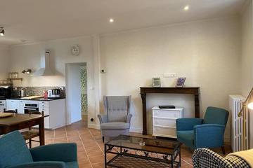 Gîte pour 4 personnes, avec jardin à Lavault-Sainte-Anne