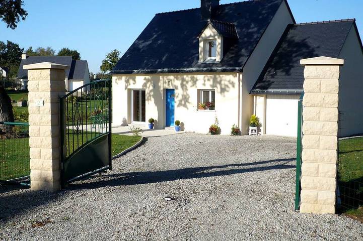 Gîte pour 6 personnes, avec terrasse et jardin à Guéhenno