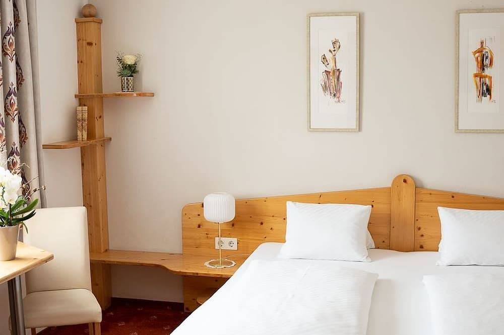 Doppelzimmer, Dusche, Wc - Pension Fischinger in Feldkirchen in Kärnten, Bezirk Feldkirchen