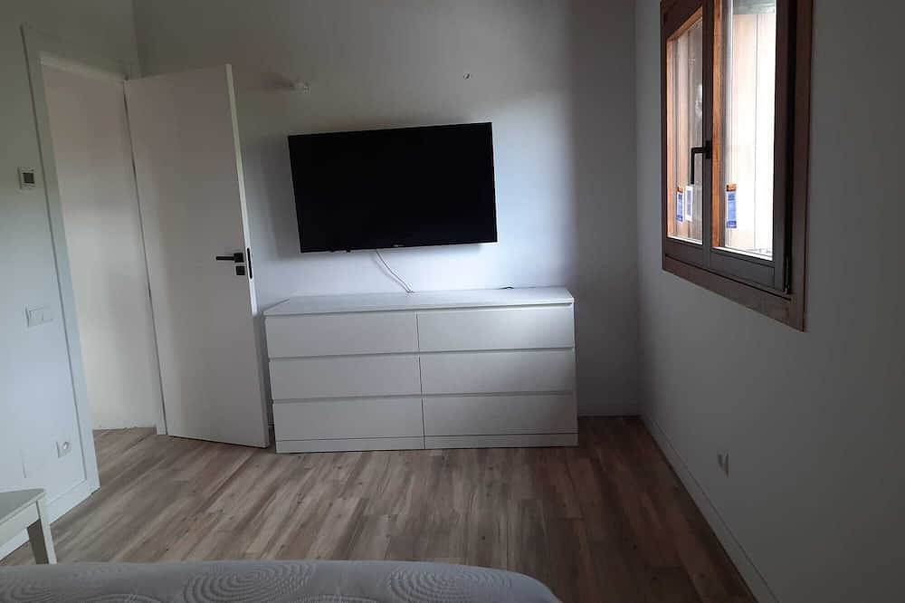 Magnifica Casa Esquinera Con Jardin Y Espectaculares Vistas A La Montaña in Enveitg, Prades region