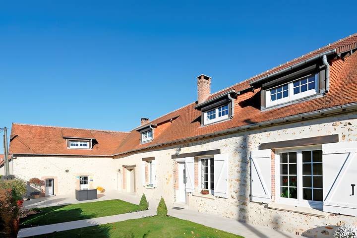 Chambre d’hôte pour 4 personnes, avec jardin, adapté aux familles dans La Noue