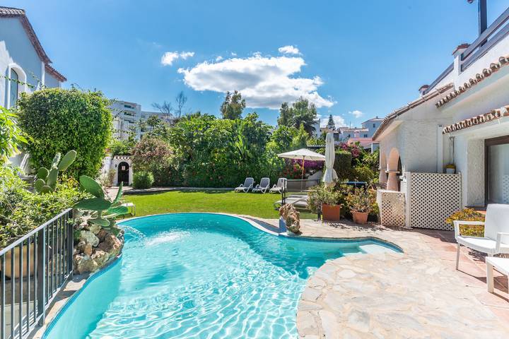 Location de vacances pour 10 personnes, avec jardin et bassin pour enfant à Marbella - 3