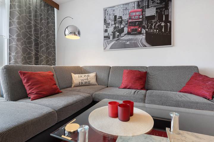 Apartamento entero, Apartamento 'La Luna' con jardín comunitario, balcón y wifi in Marxzell, Northern Black Forest