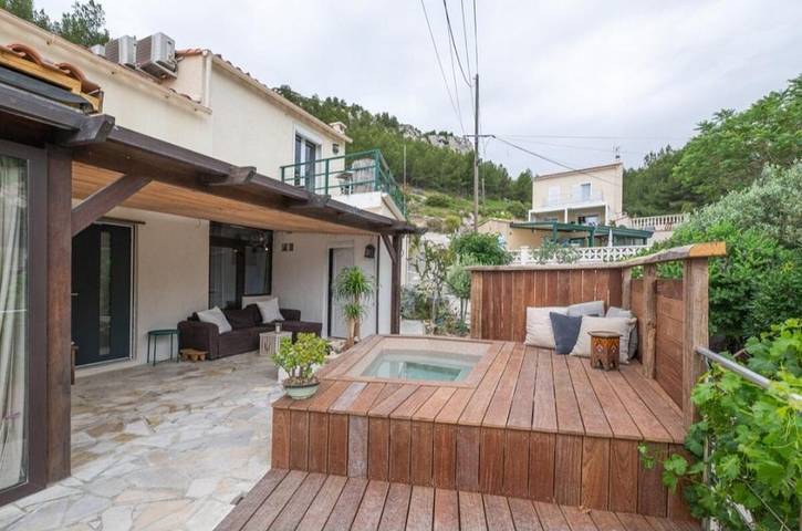Location de vacances pour 9 personnes, avec vue ainsi que piscine et jardin à Le Rove - 3