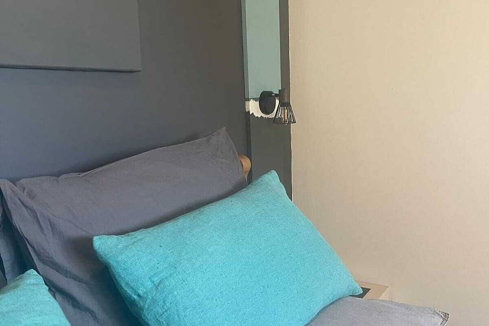 Entire apartment, Apartment 75, 5* furnished, Vienne view in Châtellerault, Vienne