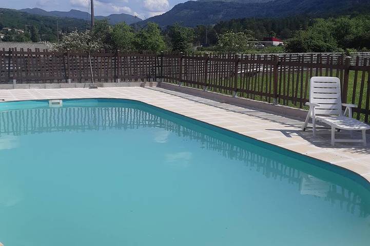 Location de vacances pour 2 personnes à Vesseaux - 2