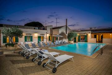 Location de vacances pour 16 personnes, avec jardin et terrasse, animaux acceptés à Marsala