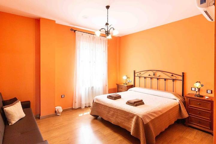 Andalusian house with private pool, views and Wifi in Nigüelas, Cordillera Penibética