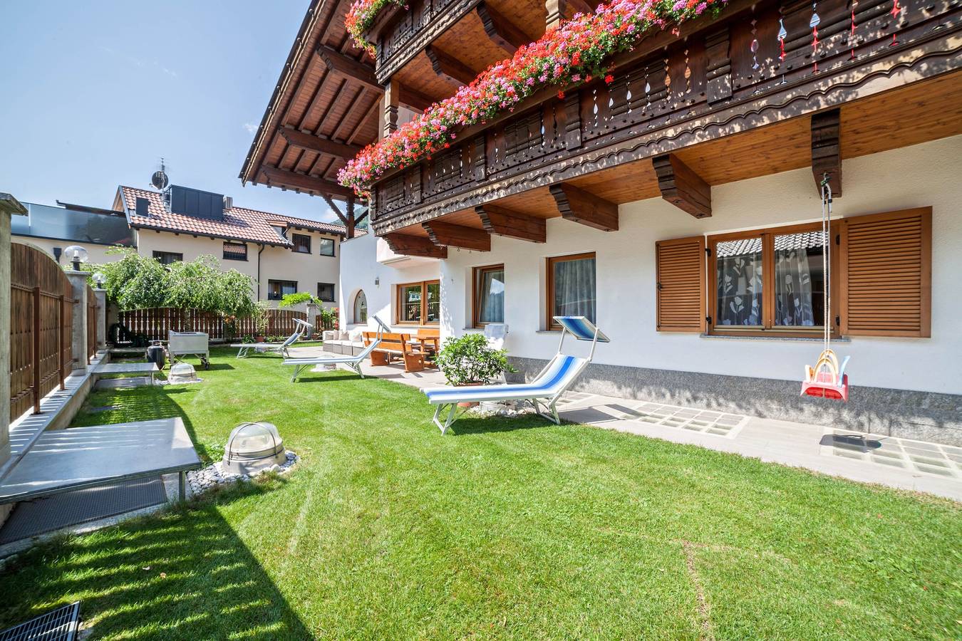 Geheel appartement, Vakantie Appartement 'Sonnenparadies 1' met Uitzicht op de Bergen, Wi-Fi & Tuin in Quellenhof, Sankt Martin in Passeier