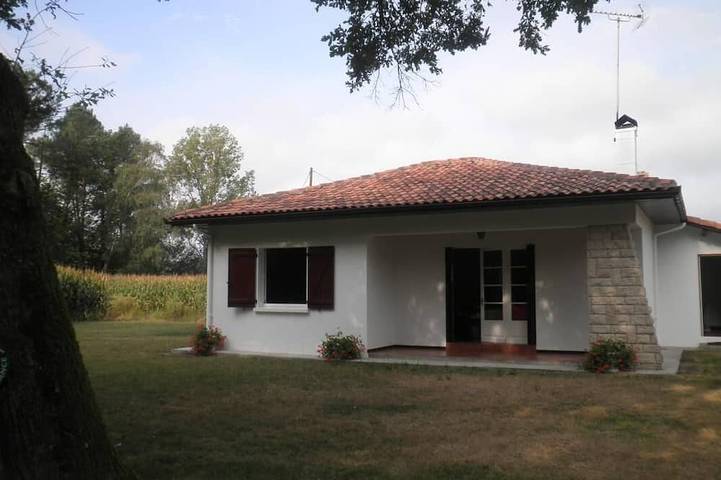 Gîte pour 4 personnes, avec jardin à Saint-Julien-d'Armagnac