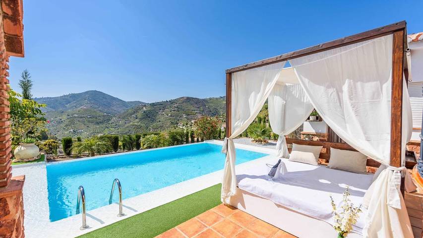 Finca für 6 Personen, mit Pool und Balkon/Terrasse in Cómpeta - 2