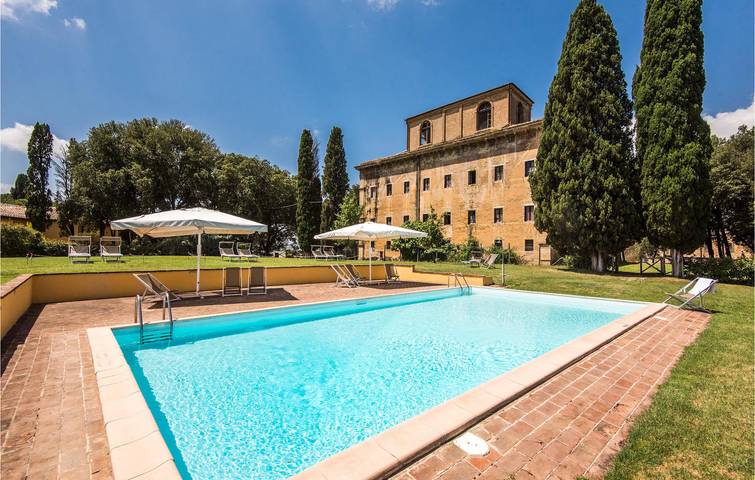 Ritiro in riva al fiume con piscina e giardino in Monteroni d'Arbia, Siena e dintorni