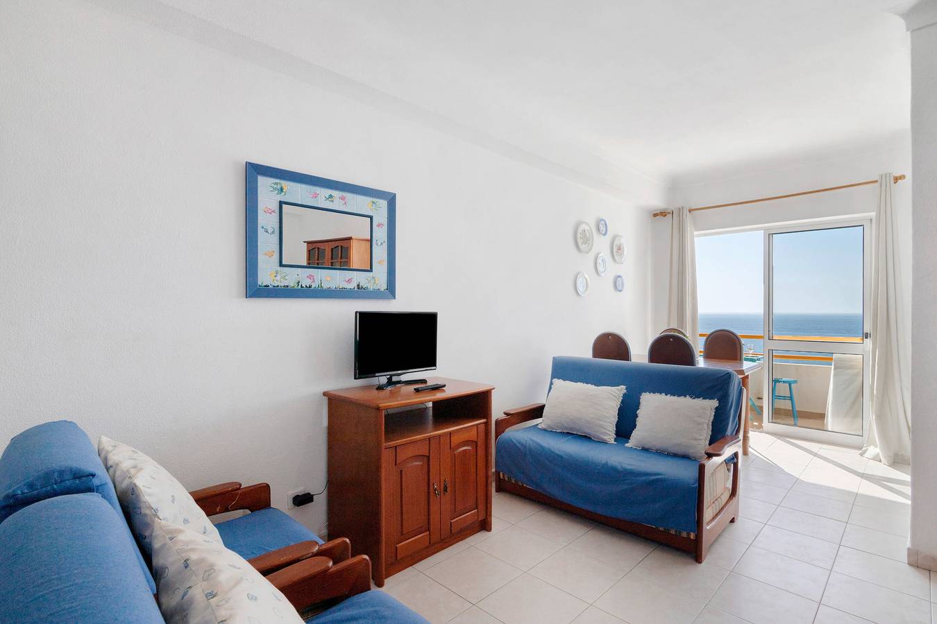 Ganze Wohnung, Ferienwohnung 'Estrela Mar 705' direkt am Strand mit Meerblick und Gemeinschaftspool in Armação de Pêra (costa), Armação de Pera