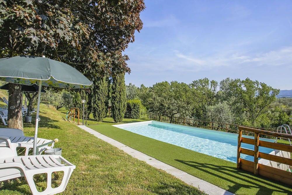 Gemütliche Wohnung in einem Ferienhaus für 3 Leute mit  W-Lan, Pool, Tv und Innenhof in Castelfranco di sopra, Castelfranco Piandiscò (gemeinde)