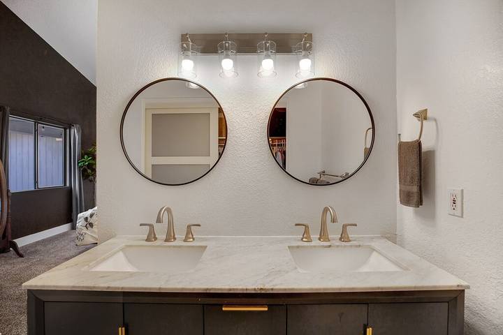 Vacation rental for 6 people, with yard and hot tub, with pets in Gilbert