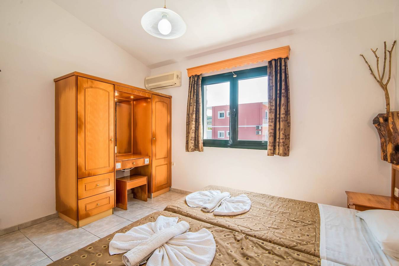 Gehele studio, Studio 'Mirage Arillas Studio Type A6' met zeezicht, zwembad & Wi-Fi in Arillas, Corfu
