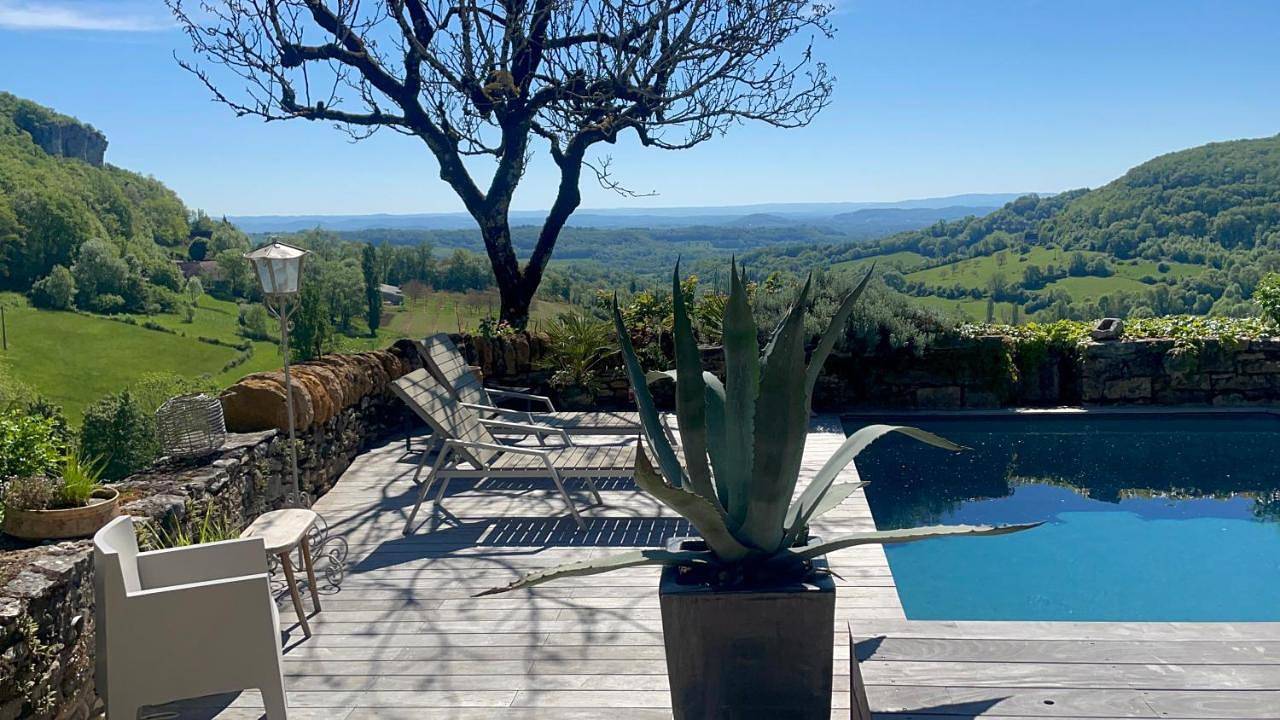 Double Room with Private Bathroom in Turenne, Région de Brive-la-Gaillarde