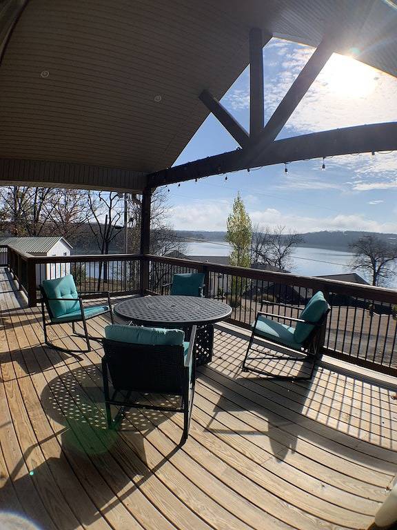 Vacation House for 9 Guests in Shell Knob, Table Rock Lake