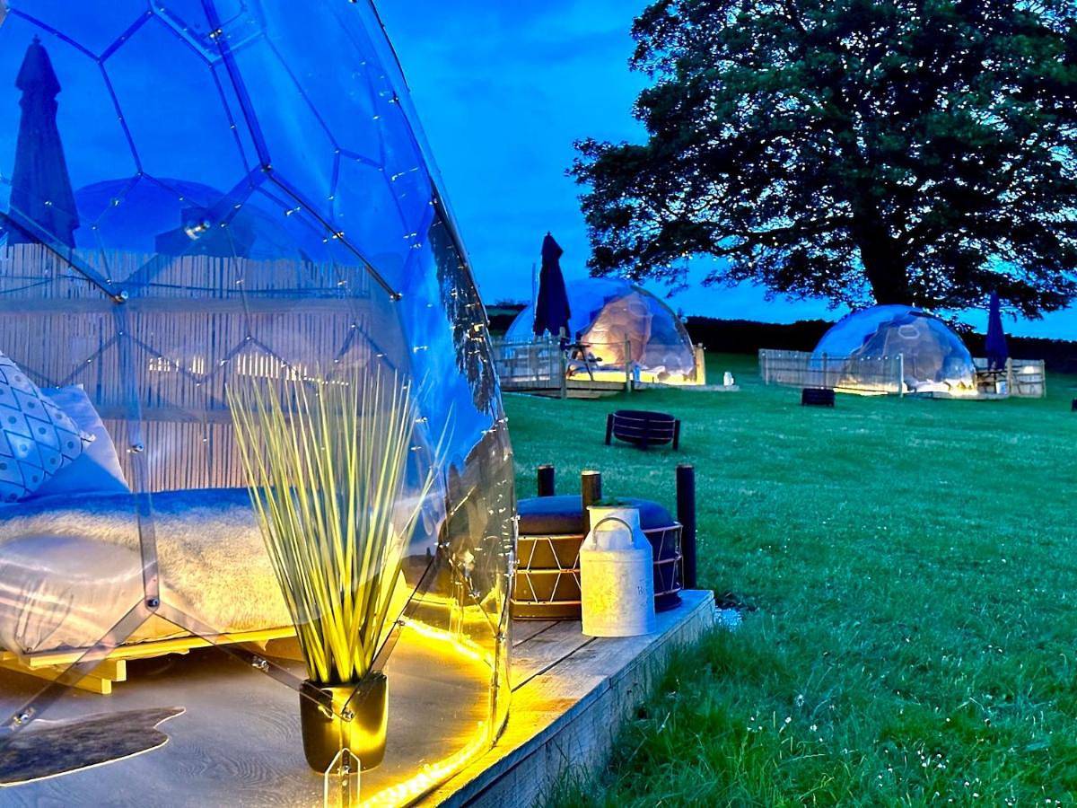 Deerstone Glamping-Boulsworth Hill Dome Hot tub in Lancashire
