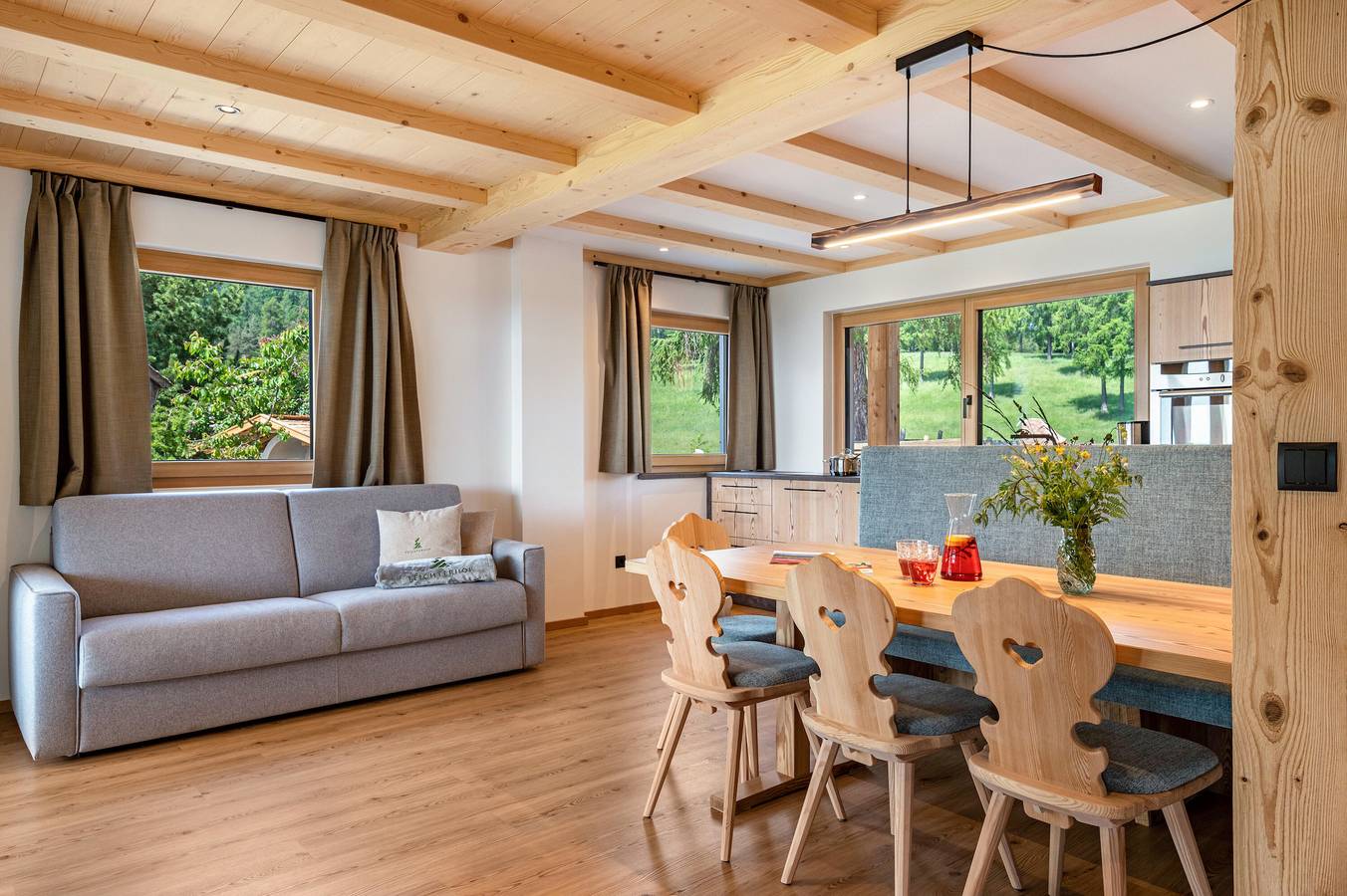 Ganze Wohnung, Ferienwohnung 'Feicht' mit Bergblick, privater Terrasse und Wlan in Jenesien, Sarntaler Alpen