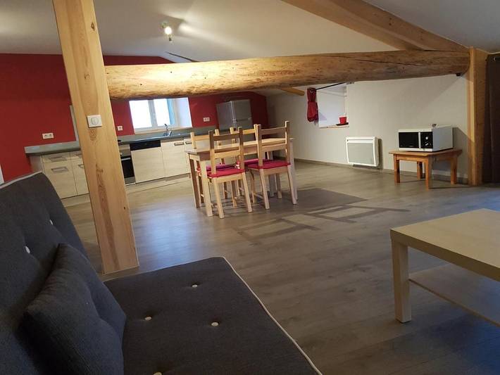 Gîte pour 4 personnes, avec vue et jardin, animaux acceptés à Sauvessanges