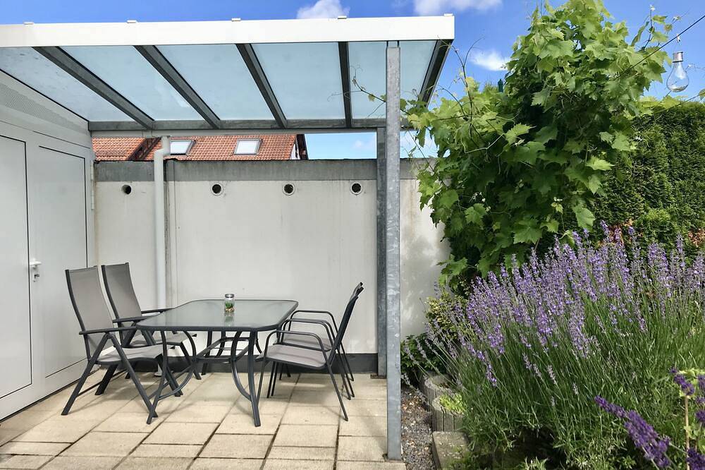 Ganze Wohnung, Schicke 2-Zimmer-Wohlfühloase mit Terrasse & Garten in Waldbronn in Waldbronn, Nordschwarzwald
