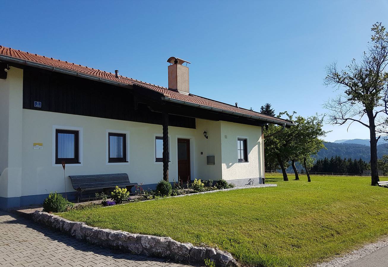 Ferienhaus am Riedl - Ferienhaus am Riedl, 150 qm, 4 Schlafzimmer, 2 Bäder, Terrasse, Wlan in Siegsdorf, Bayerische Alpen