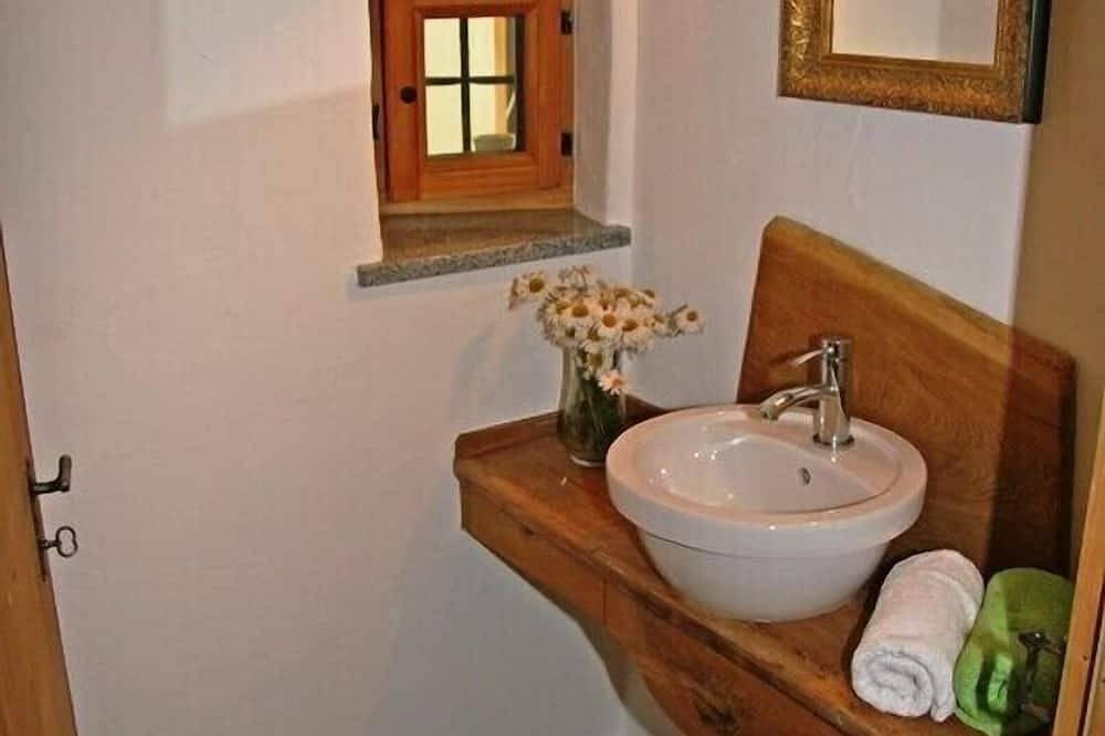 Entire apartment, Apartamento \"Kieferbach\" hasta máx. 4 personas aproximadamente 60 metros cuadrados in Kiefersfelden, Bavarian Alps
