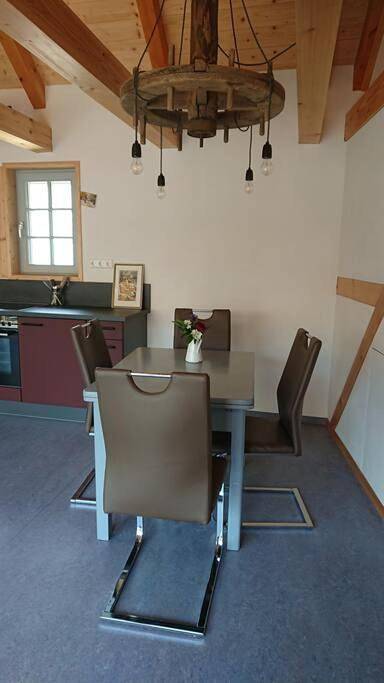 Ferienwohnung für 5 Personen, mit Balkon und Terrasse sowie Garten in Oelsnitz/Erzgebirge - 2