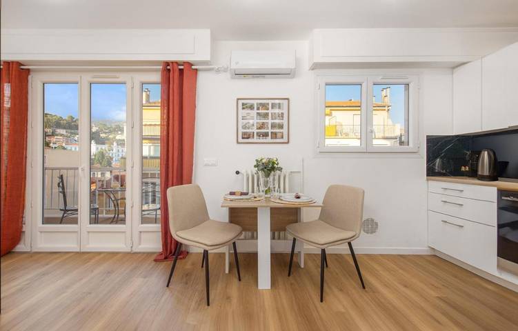 Gîte pour 2 personnes, avec Balcon ainsi que Terrasse et Vue dans Casino De Menton - 3