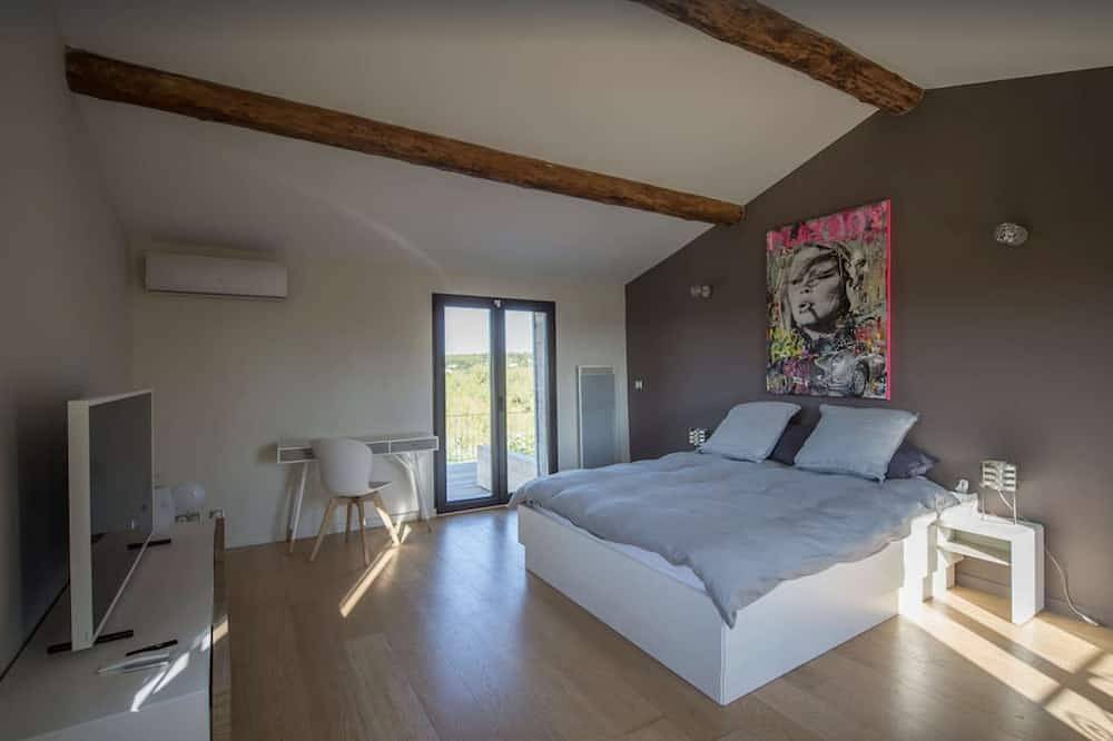 An exceptional property near Aix commanding a view of the iconic Saint Victoire Mountain –... in Meyreuil, Aix-en-Provence region