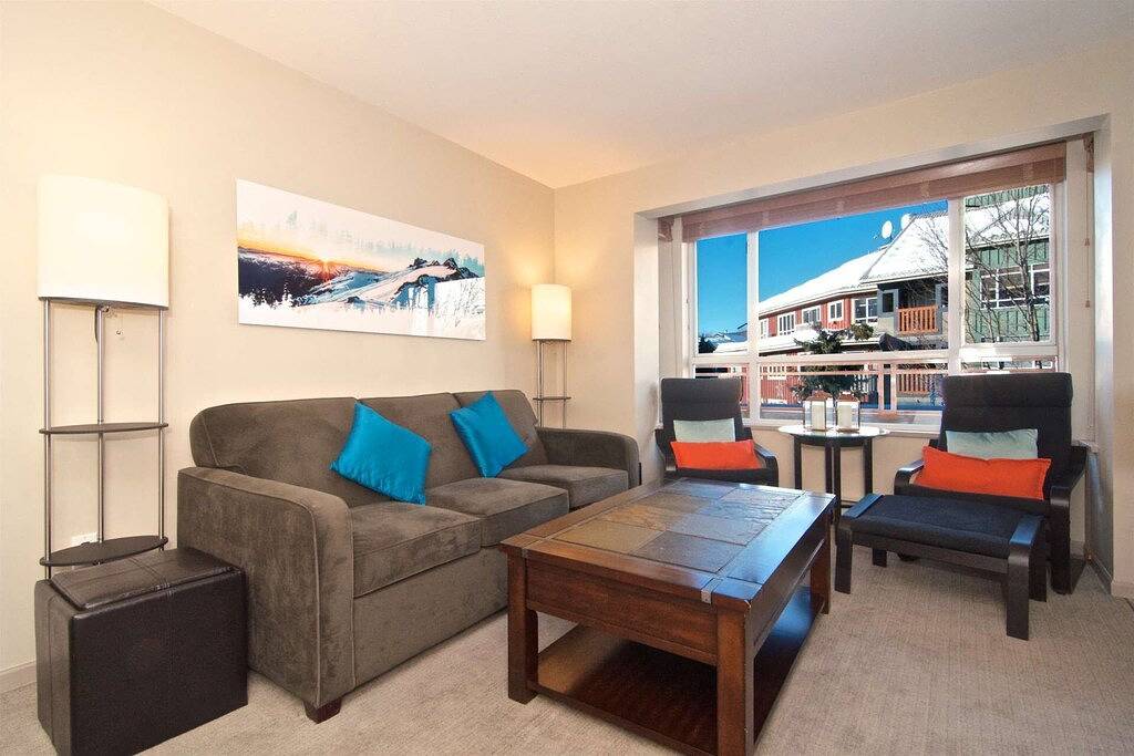 Ganze Wohnung, Vollständig renoviertes Nov 2018, atemberaubendes Condo on Village mit einem der besten Decks im Village in Whistler, Whistler Blackcomb