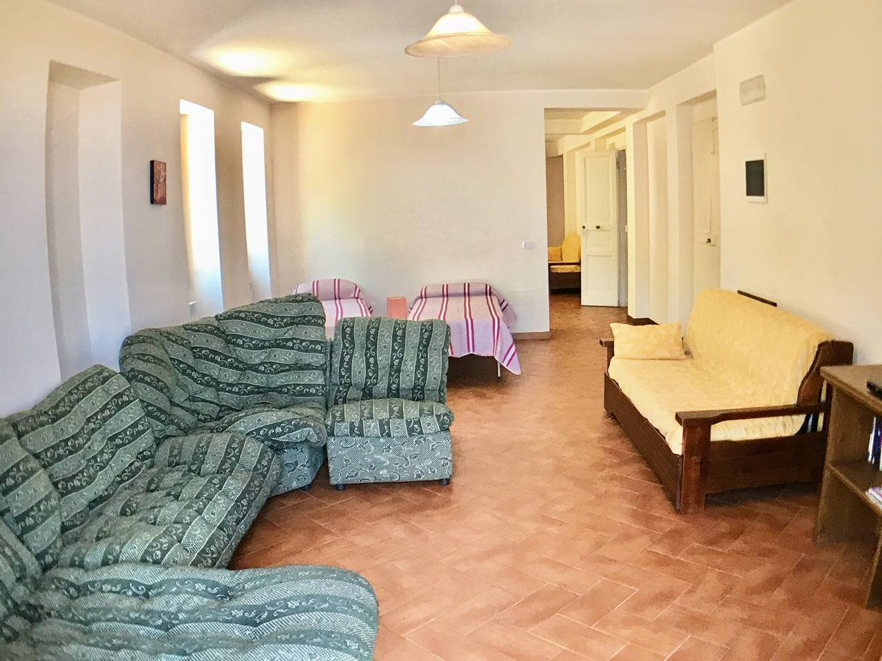 Villa Sole Vini en el corazón celestial de Umbría, en la cima del mundo, con capacidad para 50 personas. in Spoleto, Provincia de Perugia