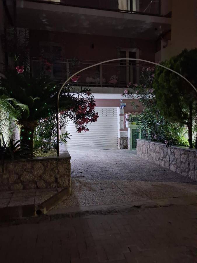 Appartamento per 6 persone, con Balcone e Idromassaggio nonché Terrazza a Roccalumera
