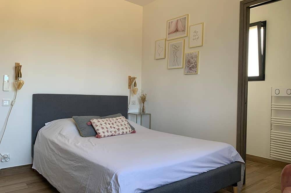 Villa Pienezza 8p 4 bedrooms very quiet Pinarellu 5min from beaches Heated swimming pool in Zonza, Sartène und Umgebung
