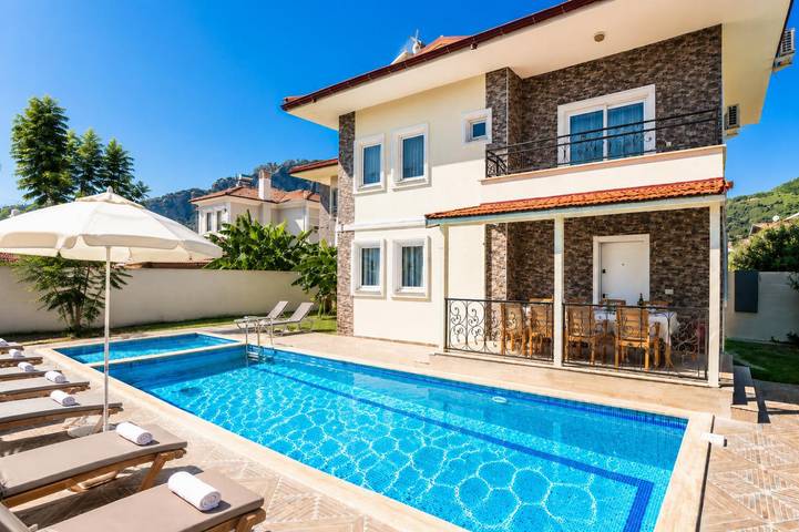 Villa für 12 Personen, mit Balkon und Kinderpool - 1