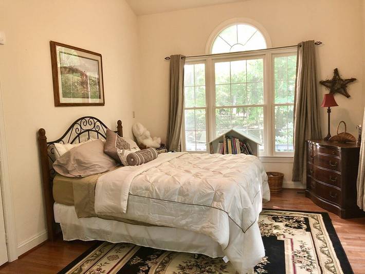 Vacation rental for 12 people, with yard, with pets in Loudoun County