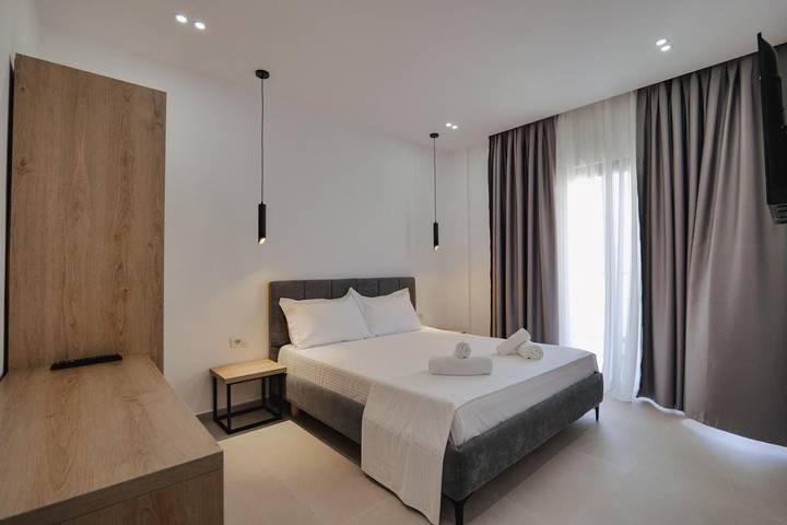 Maison d’hôte pour 3 personnes, avec terrasse ainsi que piscine et jardin à Saranda - 4