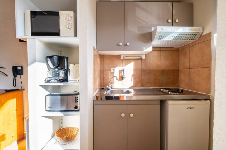 Studio entier, Studio pour 2 personnes avec balcon in Lons-le-Saunier, Jura
