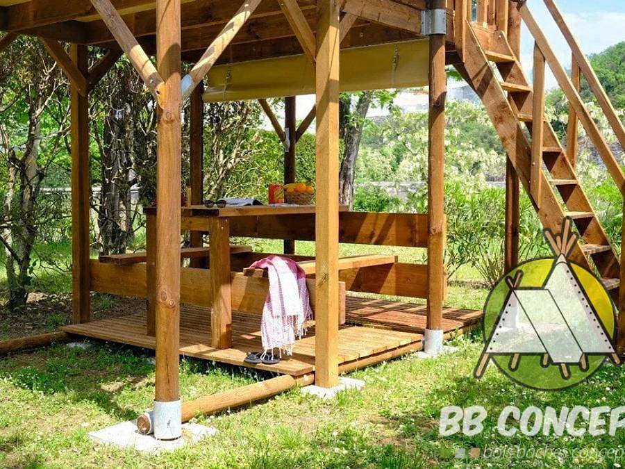 Camping D'auberoche - Tente en toile et en bois 2 personnes - Tente Bivouac sur pilotis bois et toile, sans sanitaires pour 2 personnes in Le Change, Périgord Blanc