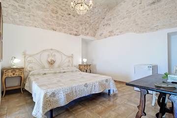 Apartment for 2 People in Monte Sant'Angelo, Foggia Province, Photo 3
